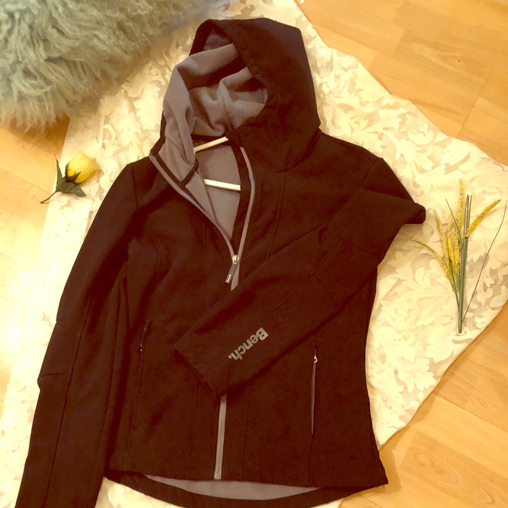 Bench - black coat